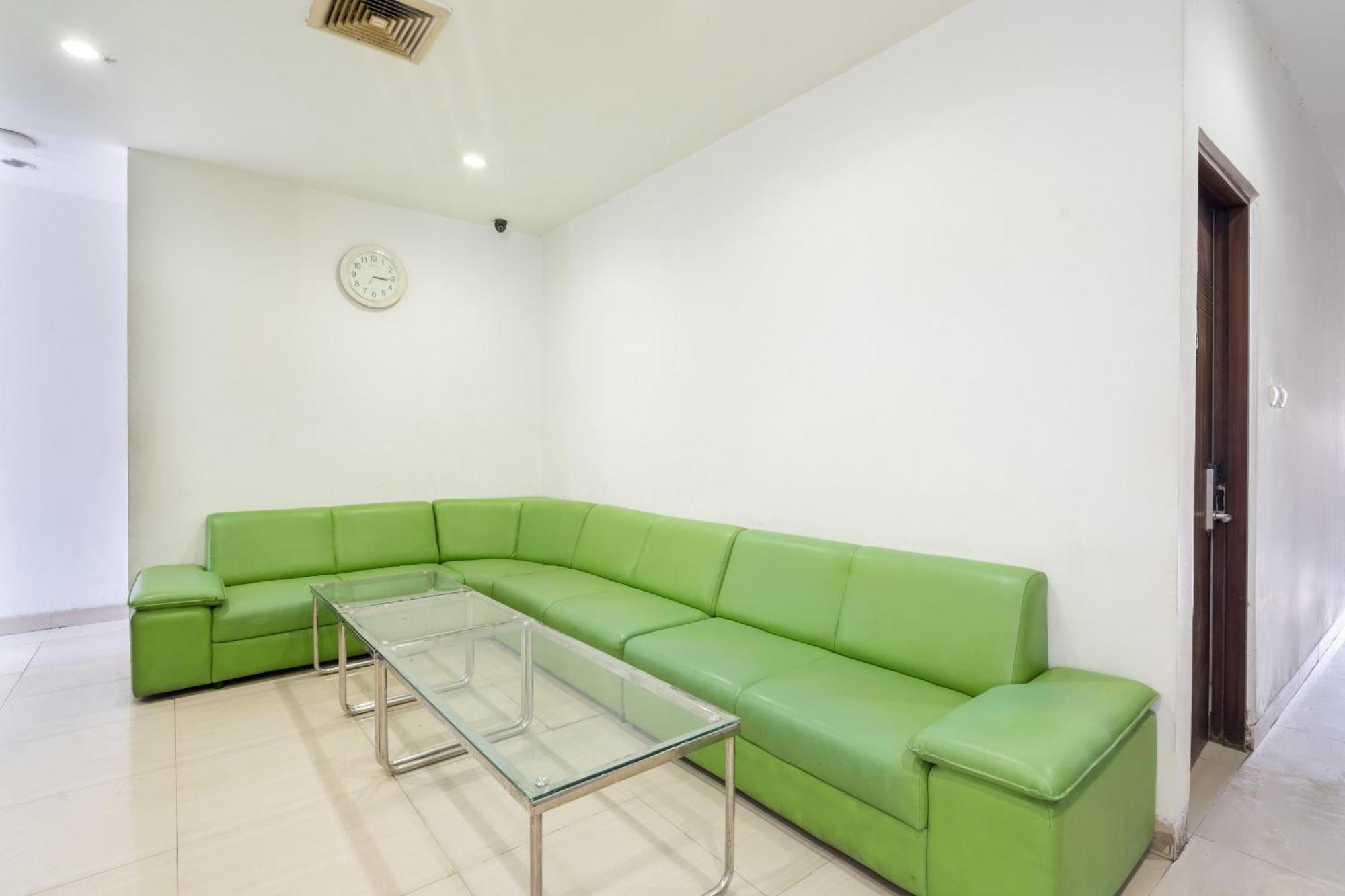 Super Oyo Flagship 91863 Metro House 호텔 수라바야 외부 사진